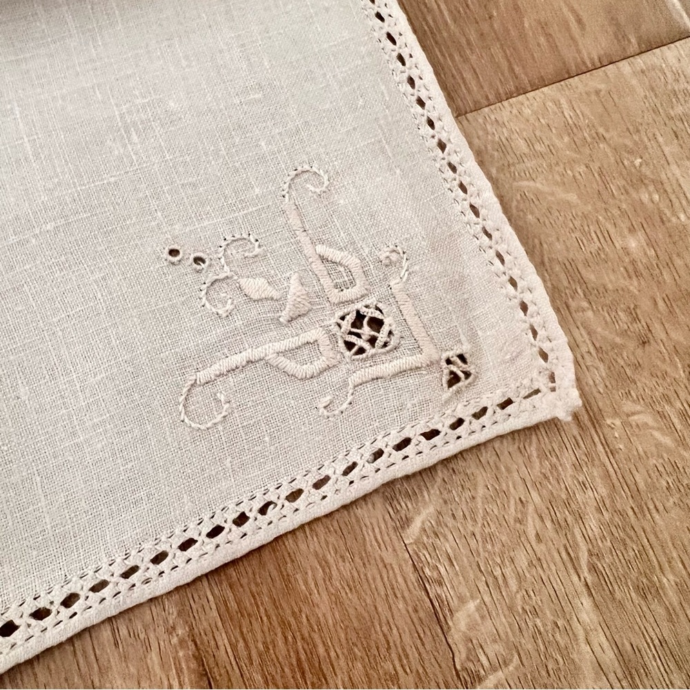Vintage 10” Square Ivory Crocheted Linen Table Cloth Napkins Set Of 3 - Picture 3 of 6